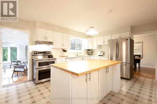 1169 Wildfield Cres, Mississauga, ON - Indoor Photo Showing Kitchen With Stainless Steel Kitchen