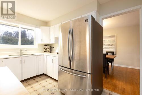 1169 Wildfield Cres, Mississauga, ON - Indoor Photo Showing Kitchen With Double Sink