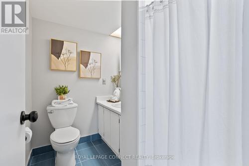 #516 -20 Dean Park Rd, Toronto, ON - Indoor Photo Showing Bathroom