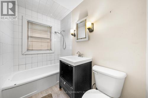 2400 King Rd, King, ON - Indoor Photo Showing Bathroom