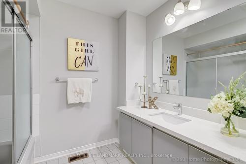 100 Judith Avenue, Vaughan, ON - Indoor Photo Showing Bathroom
