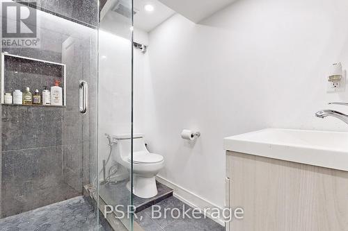 370 Amelia Street, Newmarket, ON - Indoor Photo Showing Bathroom