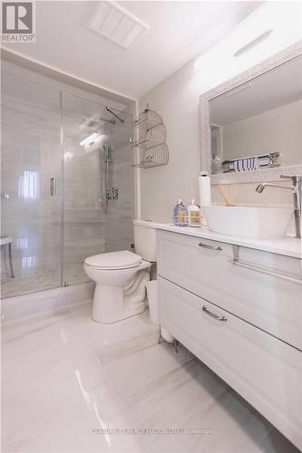 #1811 -8111 Yonge St, Markham, ON - Indoor Photo Showing Bathroom