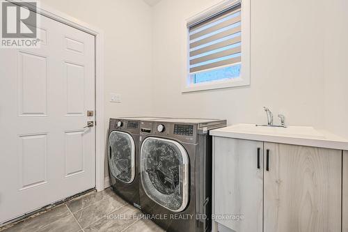 47 Mapleton Street, Richmond Hill, ON - Indoor Photo Showing Laundry Room