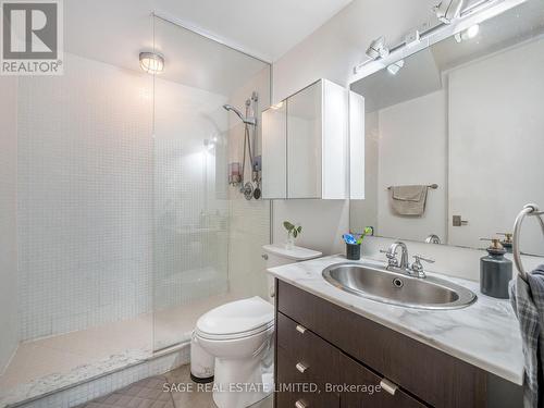 101 - 19 Brant Street, Toronto, ON - Indoor Photo Showing Bathroom