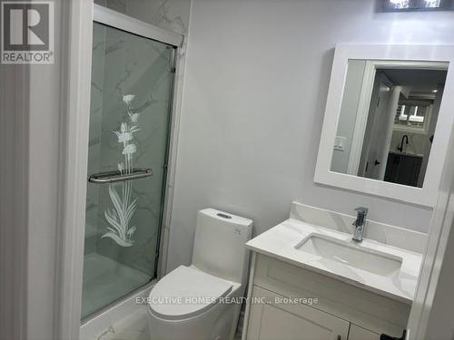 3265 Turnstone Blvd, Pickering, ON - Indoor Photo Showing Bathroom