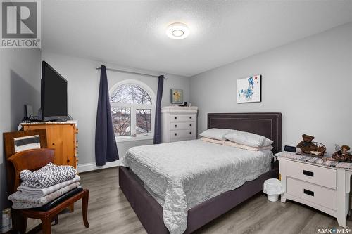 6 20 18Th Street W, Prince Albert, SK - Indoor Photo Showing Bedroom
