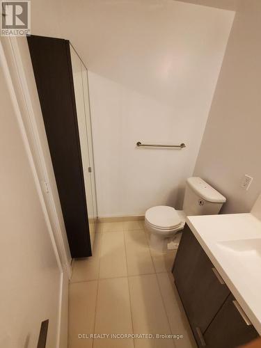 #522 -101 Erskine Ave, Toronto, ON - Indoor Photo Showing Bathroom