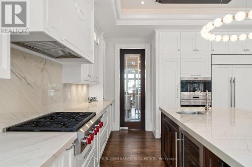 6 Harnish Cres, Toronto, ON - Indoor Photo Showing Kitchen With Upgraded Kitchen