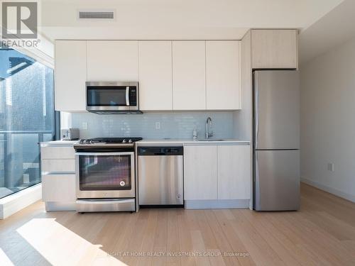#1010 -2A Church St, Toronto, ON - Indoor Photo Showing Kitchen