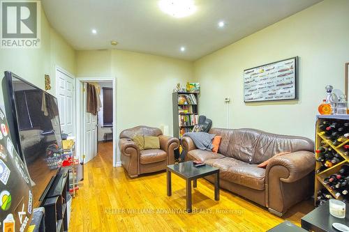 218 Broadview Ave, Toronto, ON - Indoor Photo Showing Living Room