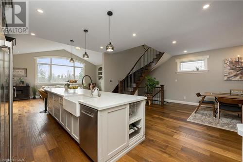11 Mountain Street, Halton Hills, ON - Indoor Photo Showing Kitchen With Upgraded Kitchen