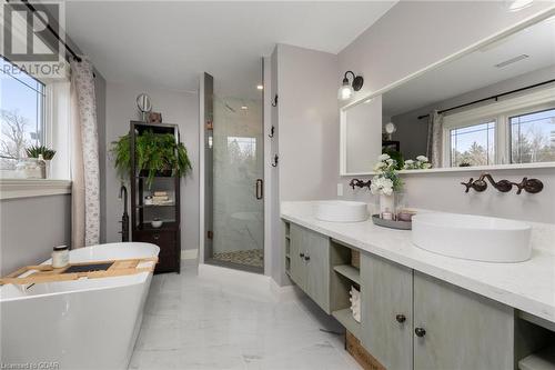 11 Mountain Street, Halton Hills, ON - Indoor Photo Showing Bathroom