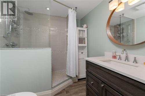 11 Mountain Street, Halton Hills, ON - Indoor Photo Showing Bathroom
