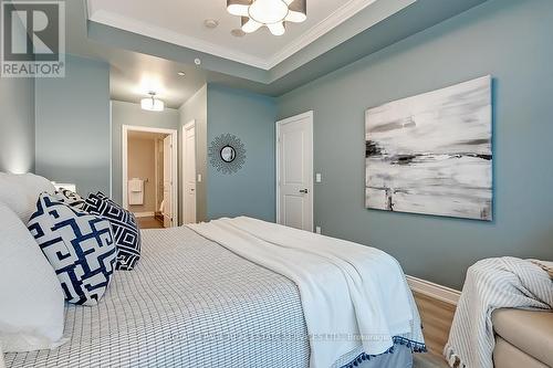 #129 -3500 Lakeshore Rd W, Oakville, ON - Indoor Photo Showing Bedroom