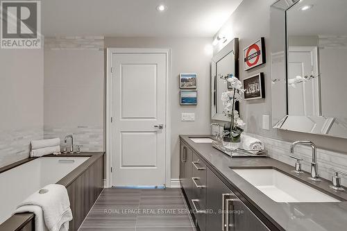 #129 -3500 Lakeshore Rd W, Oakville, ON - Indoor Photo Showing Bathroom