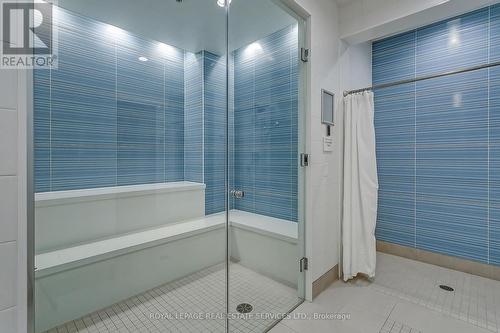 #129 -3500 Lakeshore Rd W, Oakville, ON - Indoor Photo Showing Bathroom