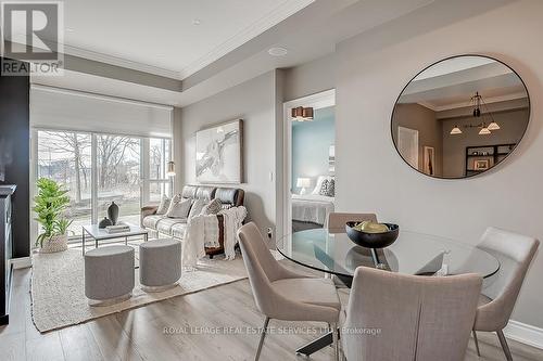 129 - 3500 Lakeshore Road W, Oakville, ON - Indoor Photo Showing Dining Room