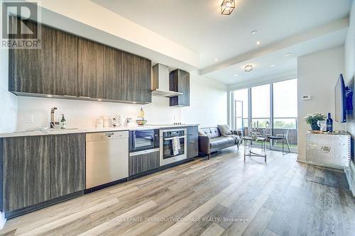 #513 -20 Shore Breeze Dr, Toronto, ON - Indoor Photo Showing Kitchen With Upgraded Kitchen