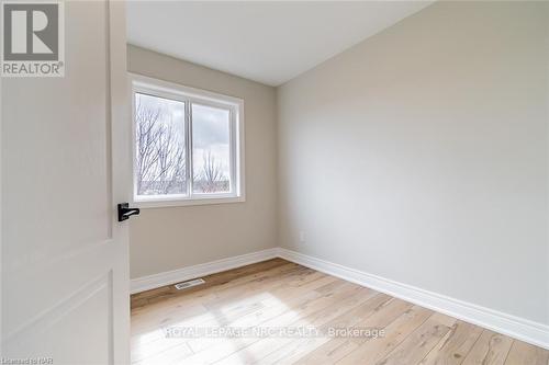 18 - 121A Moffatt Street, St. Catharines, ON - Indoor Photo Showing Other Room