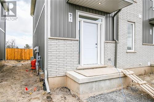 21 - 121A Moffatt Street, St. Catharines, ON - Outdoor With Exterior