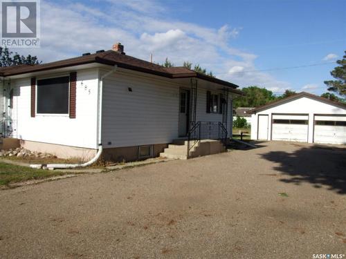 685 Maharg Avenue, Burstall, SK - Outdoor With Exterior