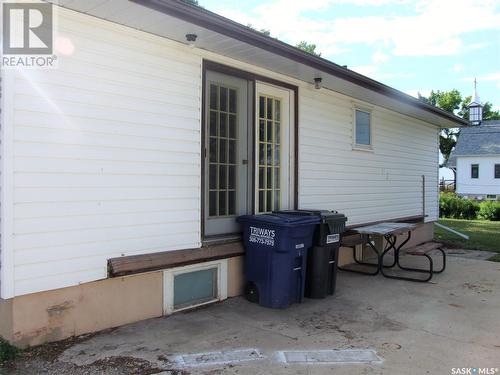 685 Maharg Avenue, Burstall, SK - Indoor Photo Showing Garage