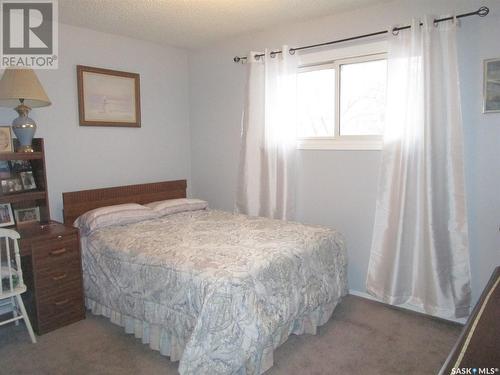 529 6Th Avenue E, Assiniboia, SK - Indoor Photo Showing Bedroom