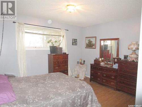 529 6Th Avenue E, Assiniboia, SK - Indoor Photo Showing Bedroom