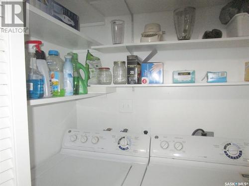 529 6Th Avenue E, Assiniboia, SK - Indoor Photo Showing Laundry Room