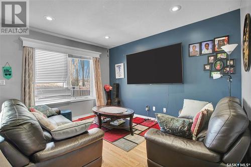 326 Coad Manor, Saskatoon, SK - Indoor Photo Showing Living Room