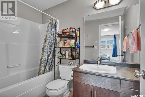 326 Coad Manor, Saskatoon, SK - Indoor Photo Showing Bathroom