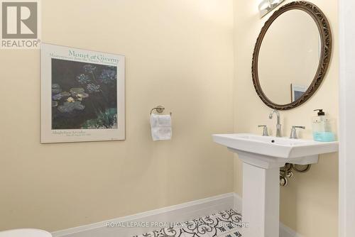 339 Main Street E, Prince Edward County, ON - Indoor Photo Showing Bathroom