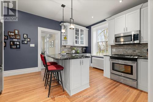 339 Main St E, Prince Edward County, ON - Indoor Photo Showing Kitchen With Upgraded Kitchen