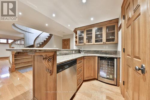 1391 Meadow Green Crt, Mississauga, ON - Indoor Photo Showing Kitchen
