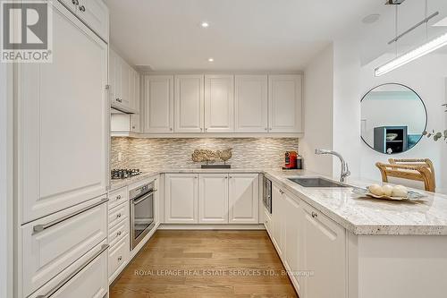 126 - 3500 Lakeshore Road W, Oakville, ON - Indoor Photo Showing Kitchen With Upgraded Kitchen