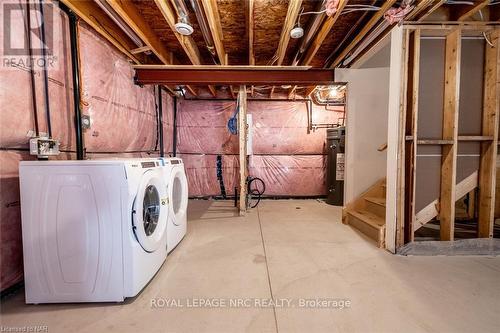 #17 -121A Moffatt St, St. Catharines, ON - Indoor Photo Showing Laundry Room