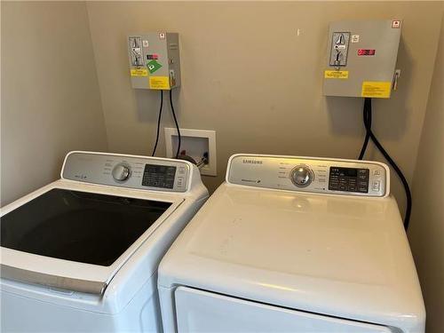 512 12Th Street, Brandon, MB - Indoor Photo Showing Laundry Room