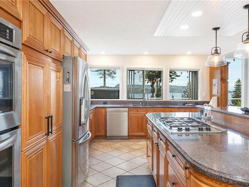 4797 Ocean Trail, Bowser, BC - Indoor Photo Showing Kitchen