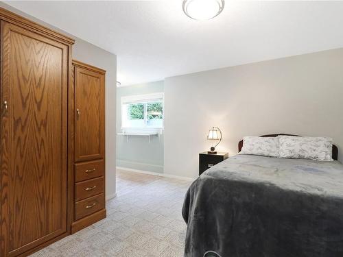 4797 Ocean Trail, Bowser, BC - Indoor Photo Showing Bedroom