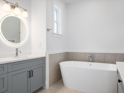 4684 Ambience Dr, Nanaimo, BC - Indoor Photo Showing Bathroom