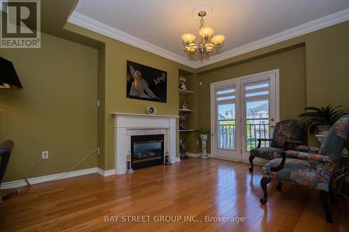 #7 -9133 Bayview Ave E, Richmond Hill, ON - Indoor Photo Showing Living Room With Fireplace