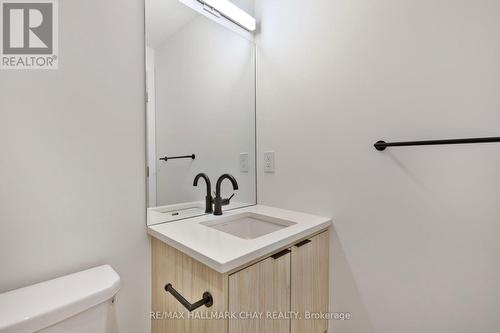 #810 -185 Dunlop St E, Barrie, ON - Indoor Photo Showing Bathroom