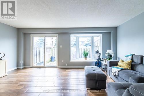 #11 -1475 Upper Gage Ave, Hamilton, ON - Indoor Photo Showing Living Room