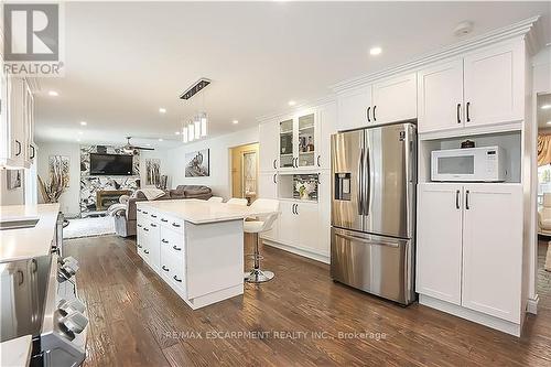 68 Montmorency Dr, Hamilton, ON - Indoor Photo Showing Kitchen