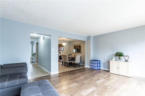 1475 Upper Gage Avenue|Unit #11, Hamilton, ON - Indoor Photo Showing Living Room