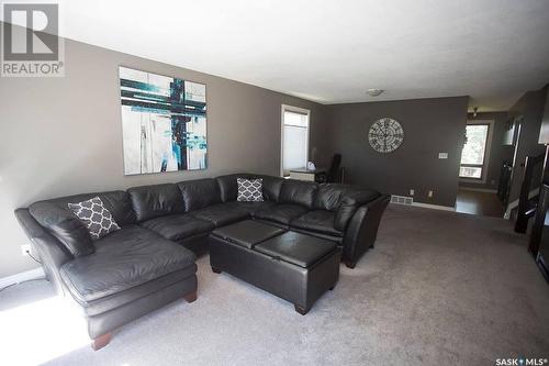 204 First Street, Carlyle, SK - Indoor Photo Showing Living Room