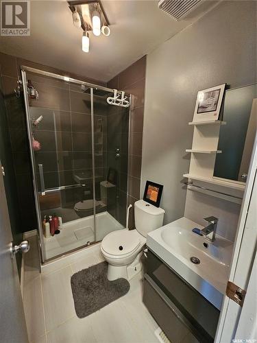 204 First Street, Carlyle, SK - Indoor Photo Showing Bathroom