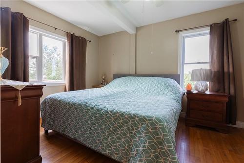 9665 #20 Regional Road, Smithville, ON - Indoor Photo Showing Bedroom