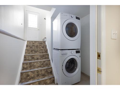 201 Dalgren Street, Kimberley, BC - Indoor Photo Showing Laundry Room